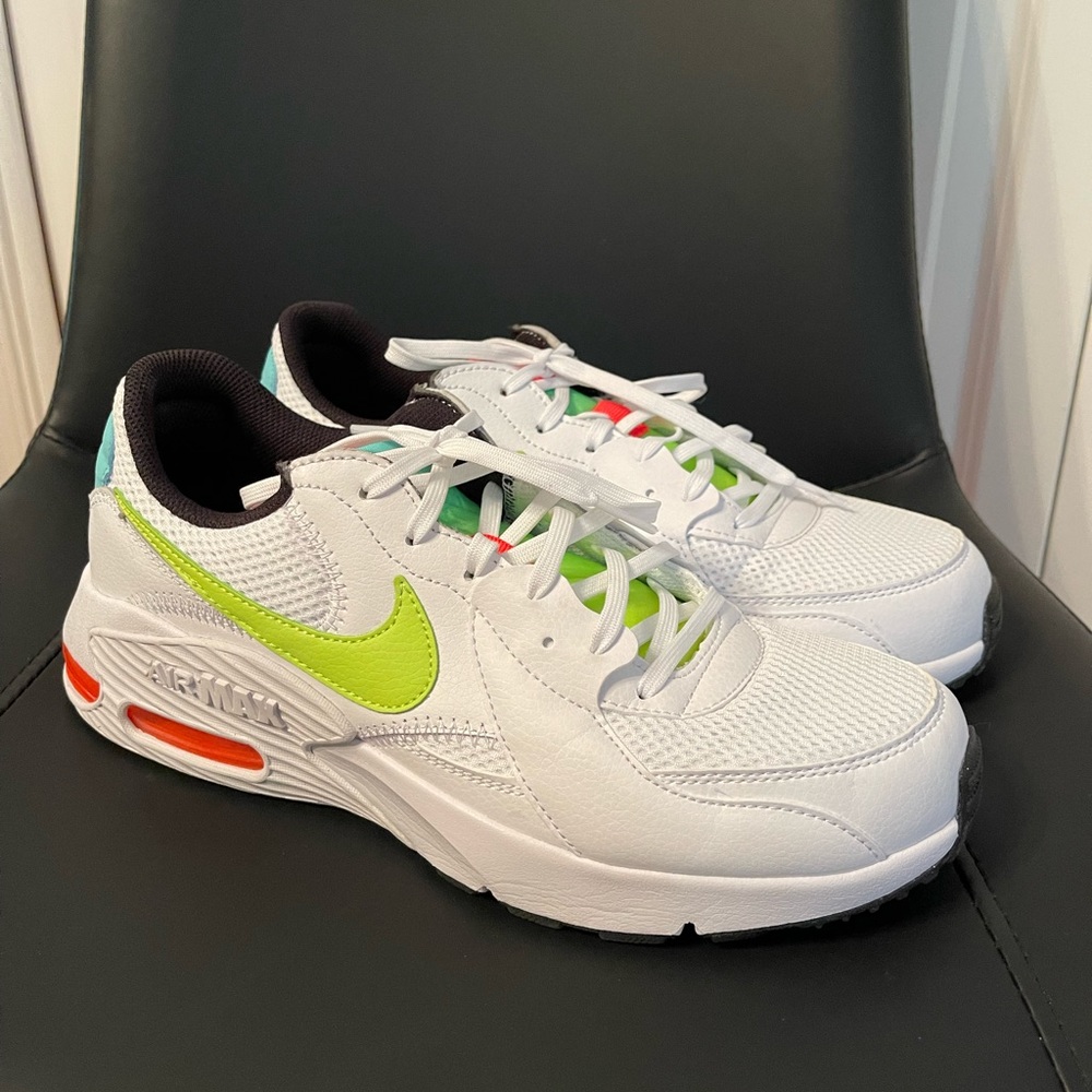 Nike Air Max Women’s Sneakers Size 11
